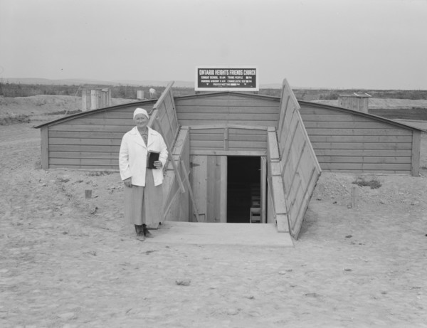 Mrs. Wardlow, Friends church (Quaker), Dead Ox Flat, Oregon, 1939. Creator: Dorothea Lange.