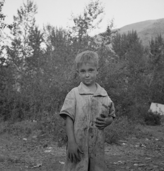 This is a younger brother who also picks hops. Washington, near Toppenish, Yakima Valley.