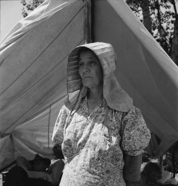 Migratory woman, originally from Texas. Yakima Valley, Washington.