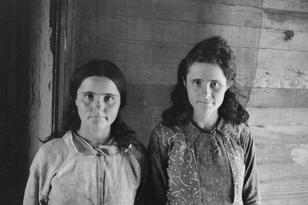 Elizabeth and Dora Mae Tengle, Hale County, Alabama.