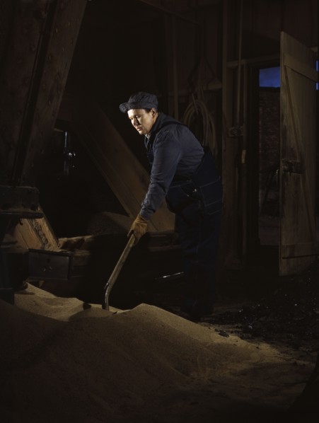 Chicago and North Western R.R., Mrs. Thelma Cuvage, working in the sand house...Clinton, Iowa, 1943. Creator: Jack Delano.