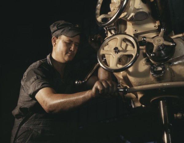 Mechanical operator on boiler parts, Combustion Engineering Co., Chattanooga, Tenn., 1942. Creator: Alfred T Palmer.