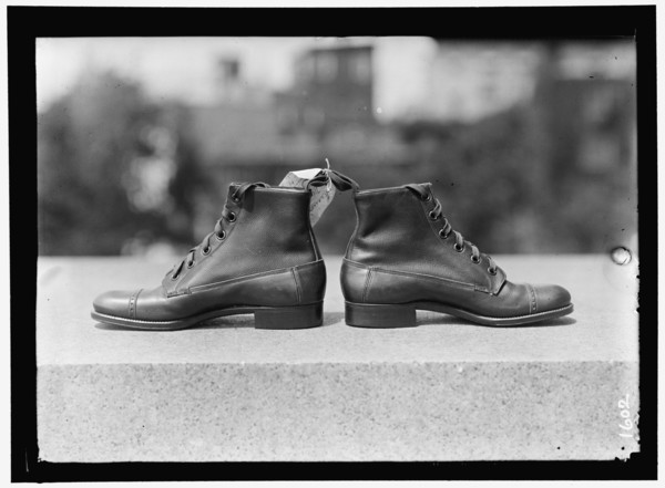 Shoes, between 1909 and 1914.