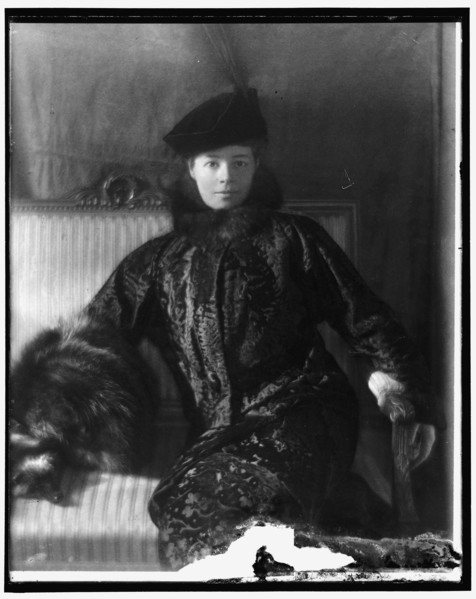 Red Cross, between 1910 and 1920.