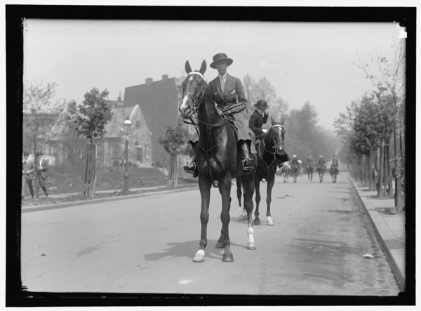 Mrs. Howard, between 1909 and 1923. Creator: Harris & Ewing.