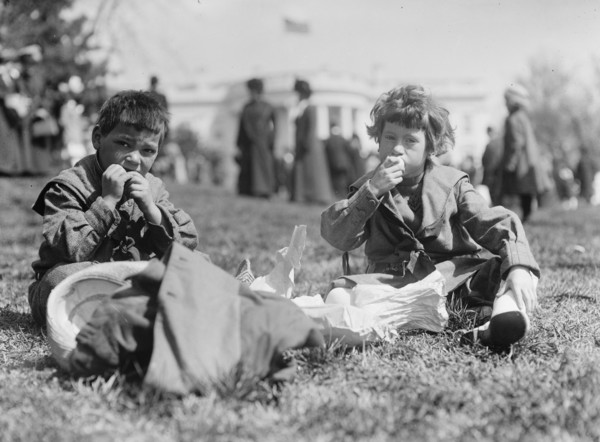 Easter Egg Rolling, White House, 1911.