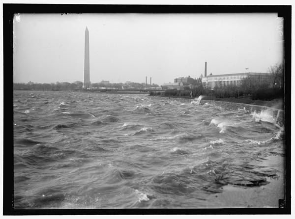 Tidal basin - storm, between 1910 and 1917.