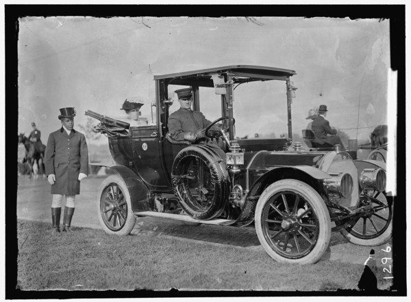 Potomac Park Concert, between 1909 and 1914.