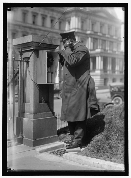 Call box at White House, between 1910 and 1917.