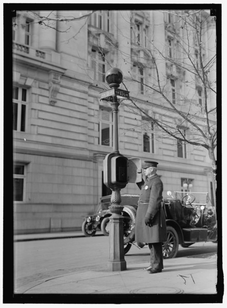 Police call box, D Street, between 1911 and 1920.