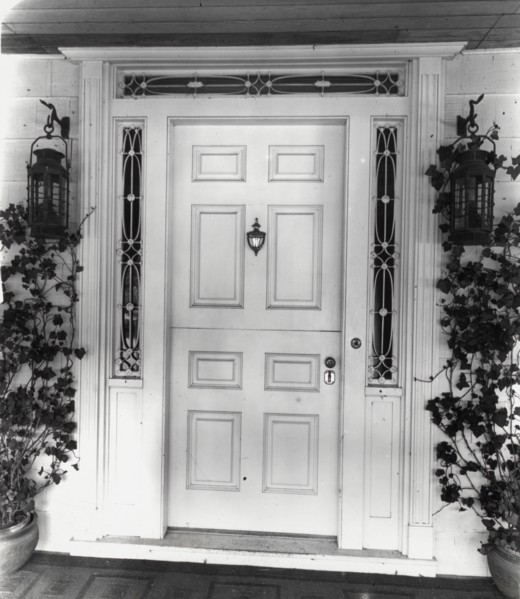 Unidentified house, between 1925 and 1935.