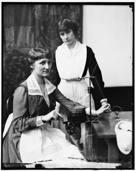 Mrs. E. Seawell & Mrs. H. Rogers, between 1910 and 1920. Creator: Harris & Ewing.