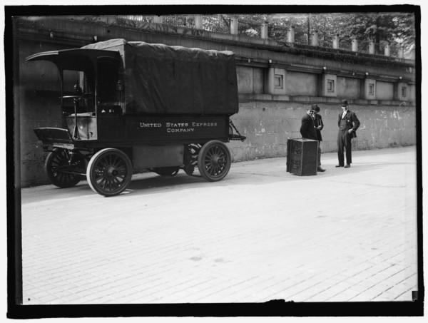 United States Express Company truck, between 1910 and 1917.
