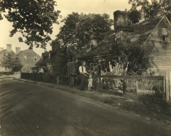 On Ettricks Island, Petersburg, Dinwiddie County, Virginia, 1933. Creator: Frances Benjamin Johnston.
