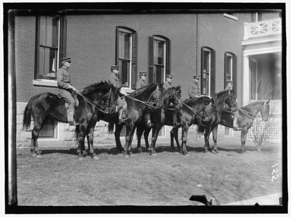 Fort Myer, unidentified group of officers on horseback, between 1909 and 1914.