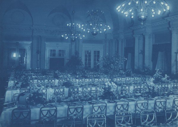Willard Hotel dining room prepared for banquet, between 1901 and 1910.