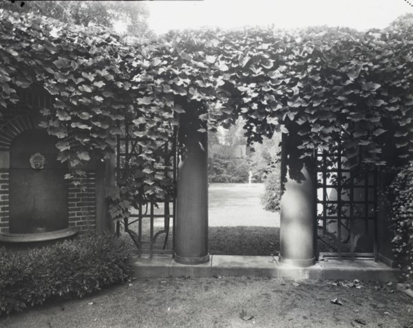 East Hampton Free Library, 159 Main Street, East Hampton, New York, c1915.
