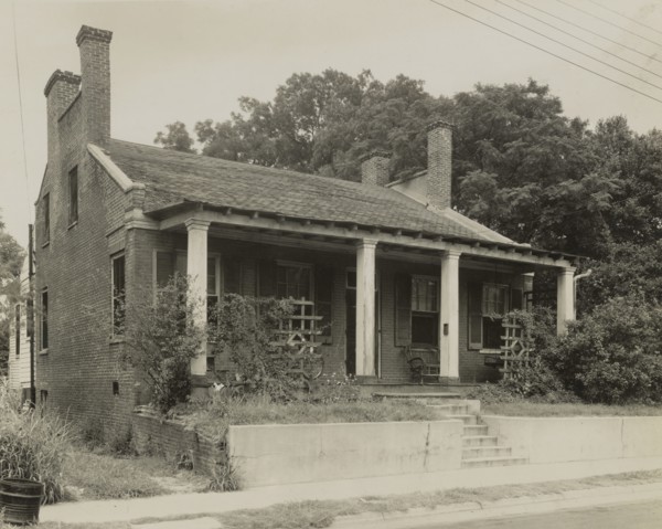 Small house, 609 Jefferson Street, Natchez, Adams County, Mississippi, 1938.