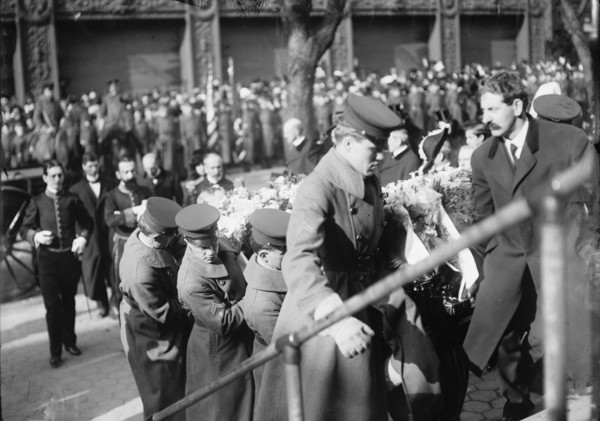 Cruz, Senor Don Anibal, Ambassador For Chile - His Funeral At St. Patrick's Church. Casket, 1910.