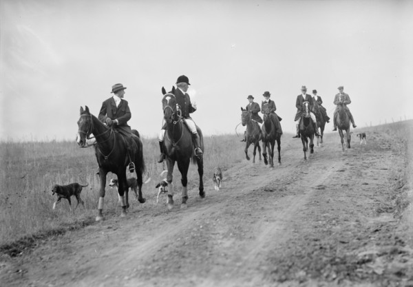 Edgewood Hunt - Walter Tuckerman Murphy; Ed Gorhan; Mrs. Bowen; Col. Thompson; Miss Tiernan; J.O. Evans, 1912.