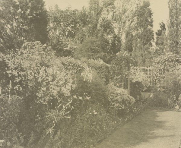 Beacon Hill House, Arthur Curtiss James house, Beacon Hill Road, Newport, Rhode Island., 1917. Creator: Frances Benjamin Johnston.
