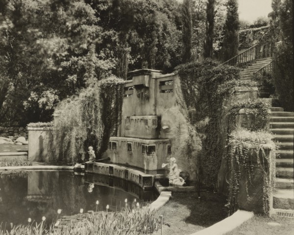 Il Paradiso, Mrs. Dudley Peter Allen house, 1188 Hillcrest Avenue, Pasadena, California, 1917. Creator: Frances Benjamin Johnston.