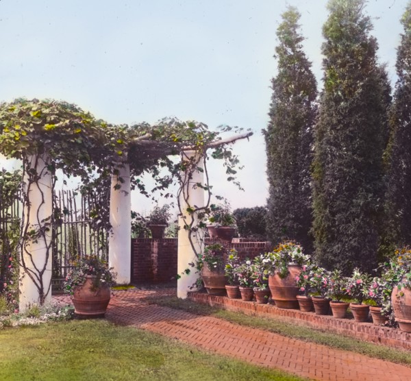 George Warrington Curtis house, Southampton, New York, 1914 or 1915. Creator: Frances Benjamin Johnston.