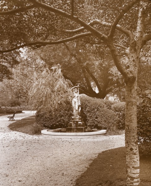 Gramercy Park, between East 20th and East 21st Streets east of Park Avenue, New York, c1922. Creator: Frances Benjamin Johnston.