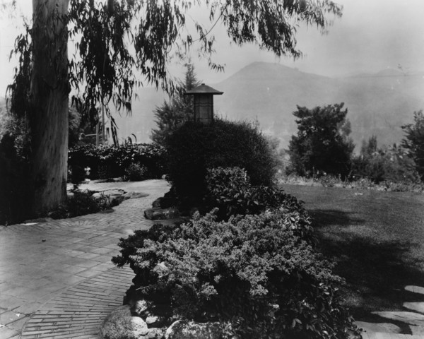David Berry Gamble house, 4 Westmoreland Place, Pasadena, California, 1917. Creator: Frances Benjamin Johnston.