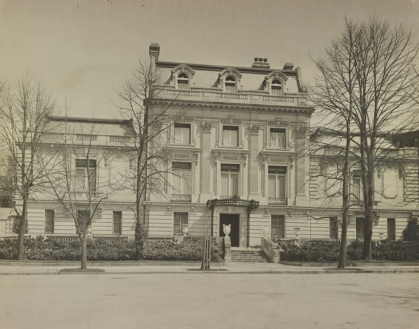 Mary Scott Townsend house, Washington, D.C., c1910. Creator: Frances Benjamin Johnston.