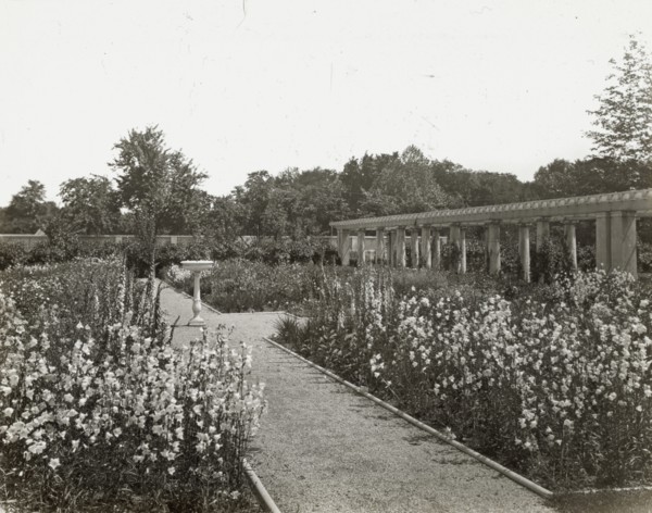 Lake Terrace, John Stoughton Newberry, Jr., house, 99 Lake Shore Drive, Grosse Pointe Farms, 1917. Creator: Frances Benjamin Johnston.