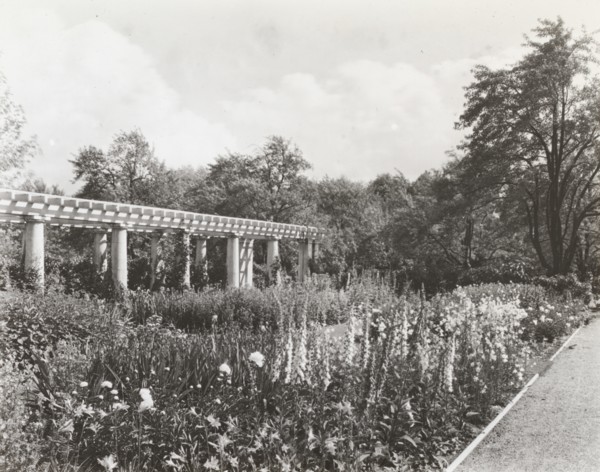 Lake Terrace, John Stoughton Newberry, Jr., house, 99 Lake Shore Drive, Grosse Pointe..., 1917. Creator: Frances Benjamin Johnston.