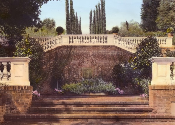 Mrs. Francis Lemoine Loring house, 700 South San Rafael Avenue, Pasadena, California, 1917. Creator: Frances Benjamin Johnston.