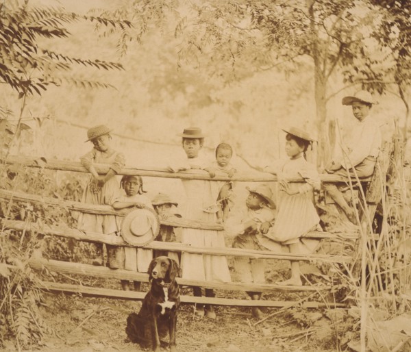 Snicker's Gap. Watching the stage go by, between 1900 and 1901. Creator: Frances Benjamin Johnston.