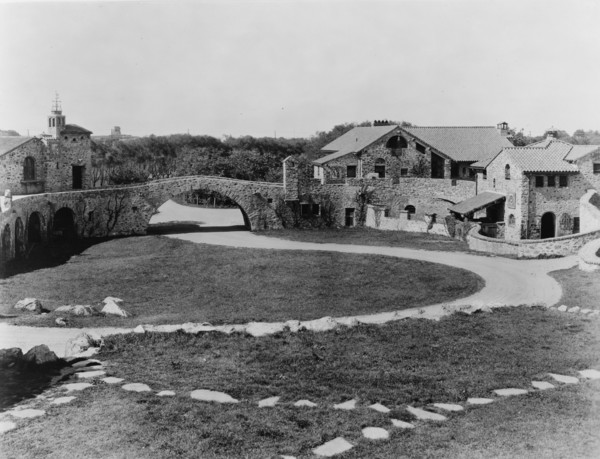 Surprise Valley Farm, Arthur Curtiss James property, Beacon Hill Road, Newport, Rhode Island, 1917 Creator: Frances Benjamin Johnston.