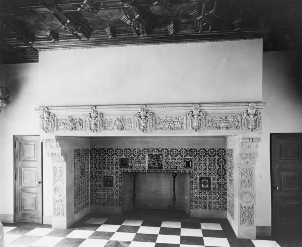Pasadena, California, Mrs. Herbert Coppell home (interior) - enormous and elaborately..., 1917. Creator: Frances Benjamin Johnston.