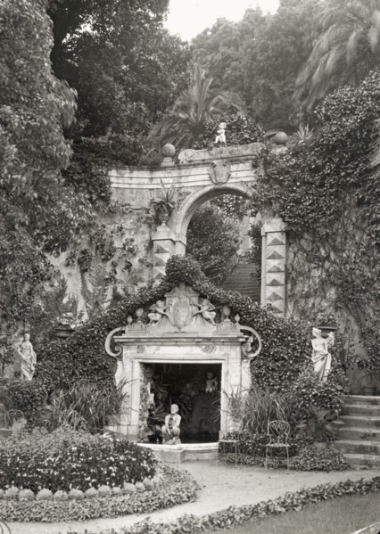 Villa Rolla-Rosazza, Genoa, Italy, 1925. Creator: Frances Benjamin Johnston.