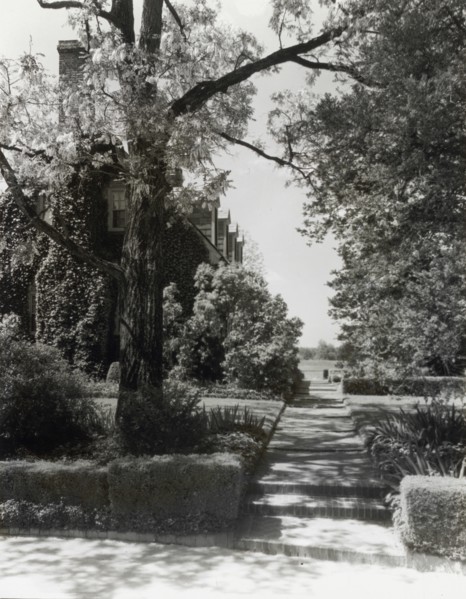 York Hall, Captain George Preston Blow, Route 1005 and Main Street, Yorktown, Virginia, 1929. Creator: Frances Benjamin Johnston.