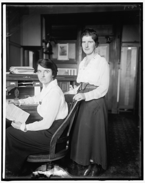 Genevieve Chapin & Sue Court, c1918. Creator: Harris & Ewing.
