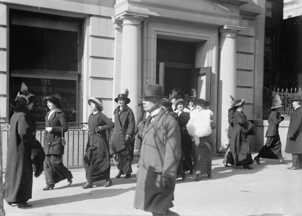 Chesapeake & Potomac Telephone Co. - Telephone Girls, 1914. Women telephonists, Washington, DC.