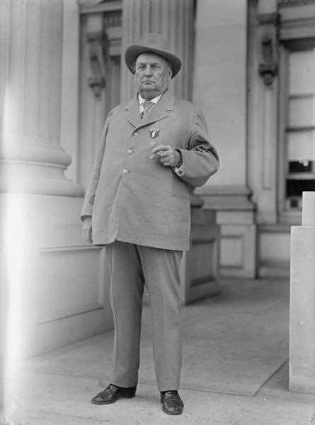 John Hollis Bankhead, Rep. from Alabama - At Confederate Reunion, D.C., 1917. Creator: Harris & Ewing.