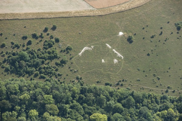Outline chalk map of Australia being recut as part of 1st WW Centenary commemorations, Wilts, 2018. Creator: Damian Grady.