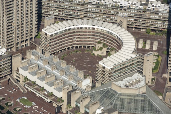 Frobisher Crescent, the Barbican, City of London, Greater London Authority, 2021.