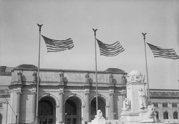 Columbus Memorial, with Front of Union Station, 1914. Creator: Harris & Ewing.