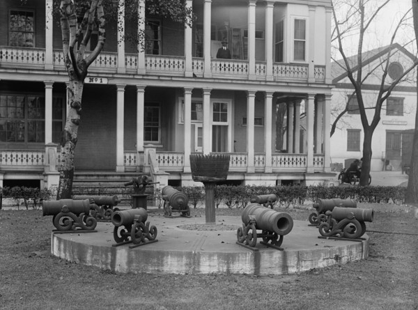 Navy Yard, U.S., Washington - Morlars, Cannon, Targets On Lawn, 1917.