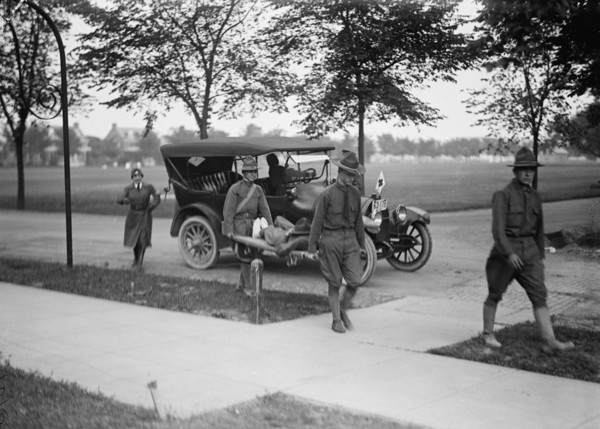 Red Cross Motor Corps - Groups, 1917.