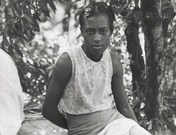 Cotton hoer near Clarksdale, Miss., June 1937.