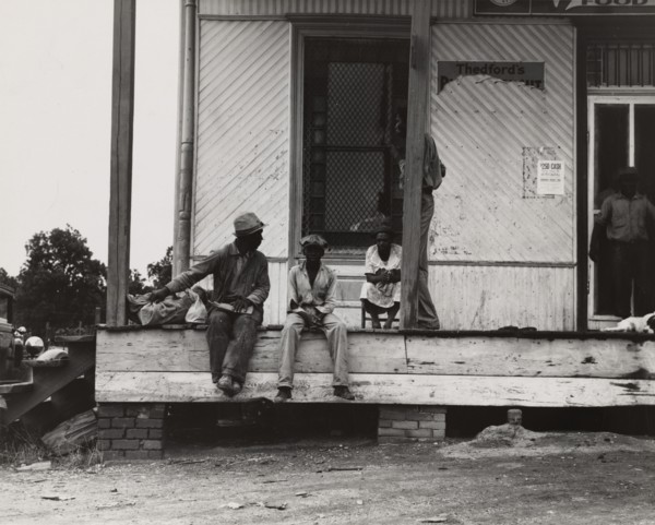Negroes hanging around the plantation store. Mississippi Delta, 1936.