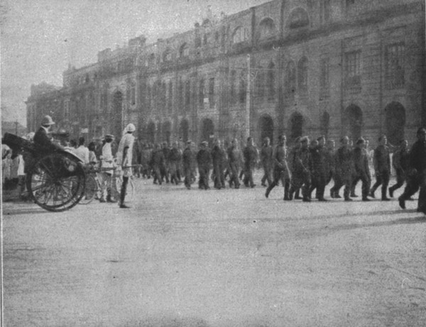 'Le Periple des Russes : De Moscou a Marseille par la Siberie, les Mers de Chine et des..., 1916. Creator: Unknown.