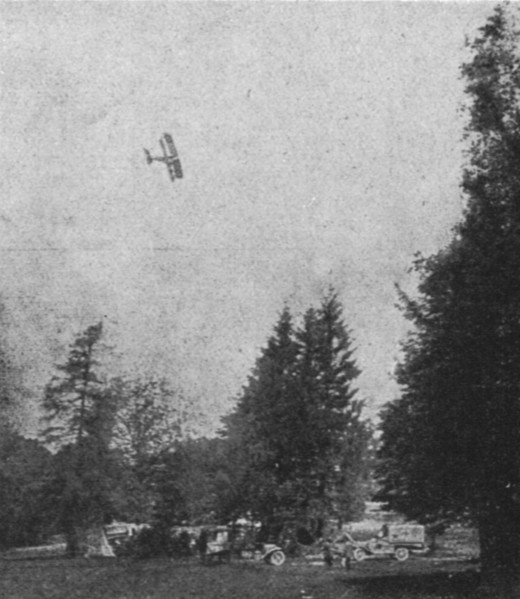 'Mort de laviateur Boillot; Navarre venant par les airs assister a l'enterrement de son..., 1916. Creator: Unknown.